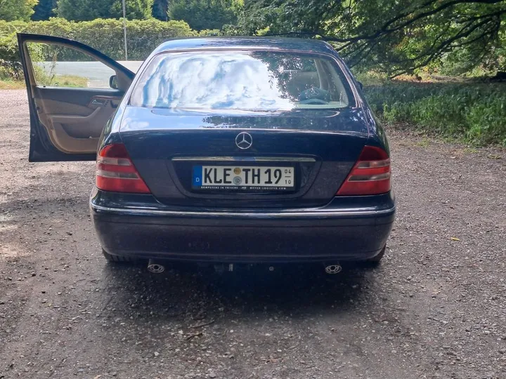 Mercedes-Benz 320