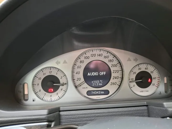 Mercedes-Benz 240
