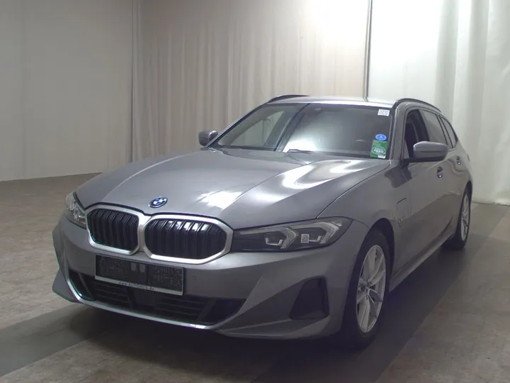 BMW 330