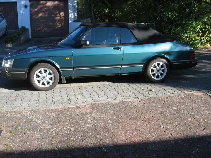 Saab 900
