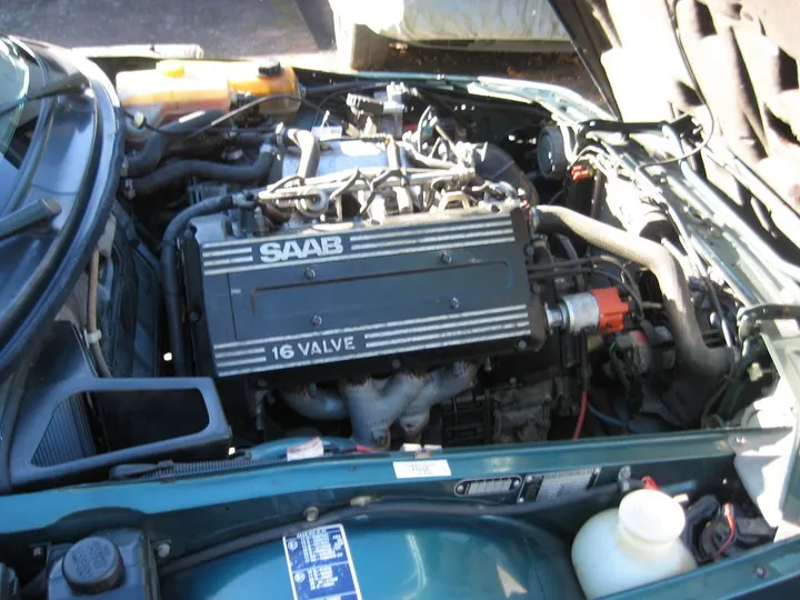 Saab 900