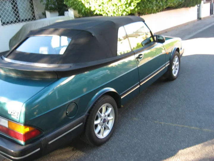 Saab 900