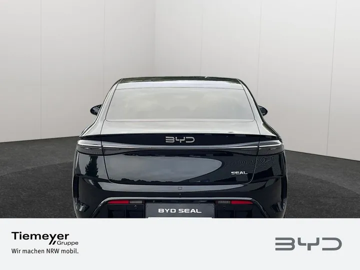 BYD SEAL