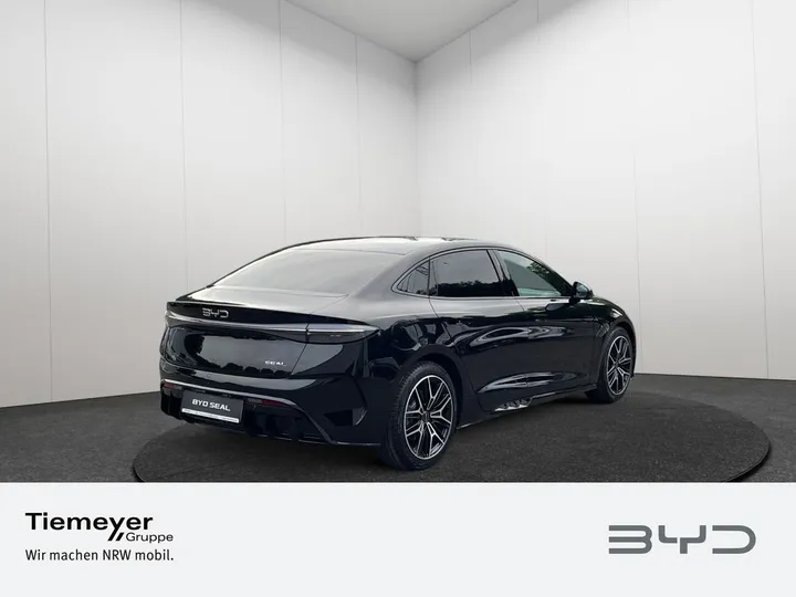 BYD SEAL