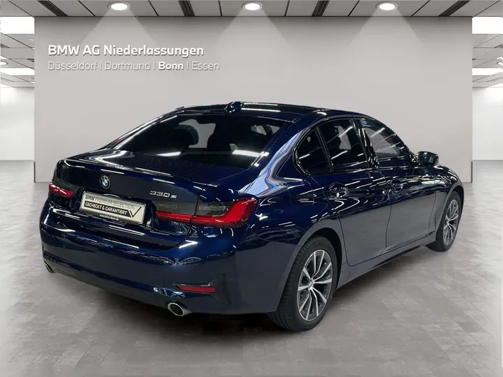 BMW 330