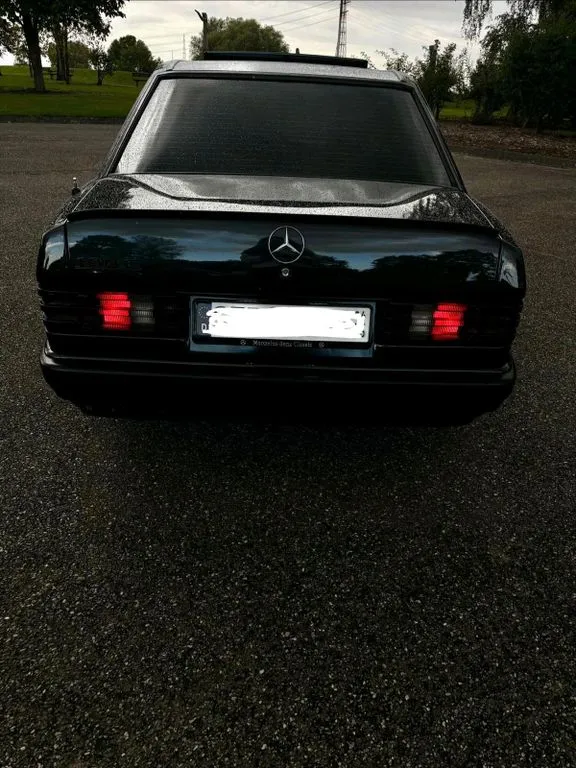 Mercedes-Benz 190