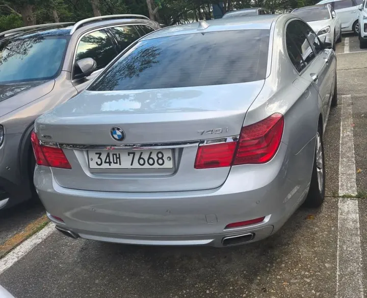 BMW 7-Series