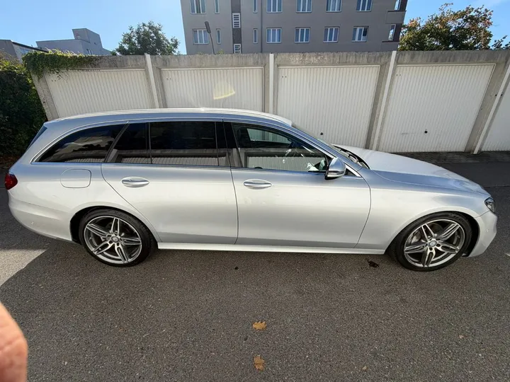 Mercedes-Benz E 220