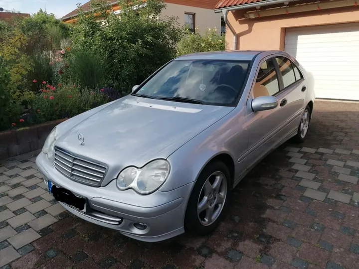 Mercedes-Benz C 180
