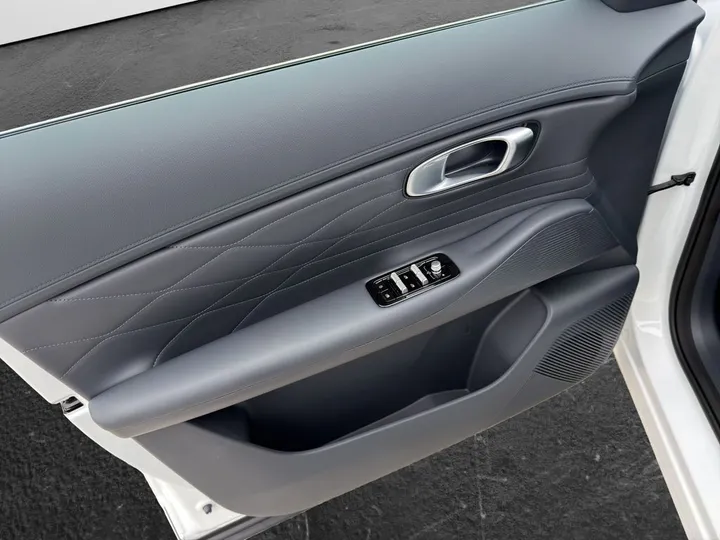 Geely Starray EM-i