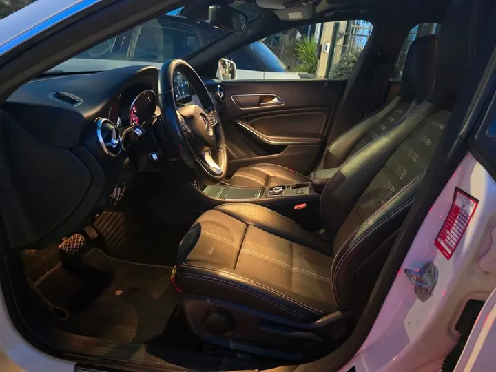 Mercedes-Benz CLA 220