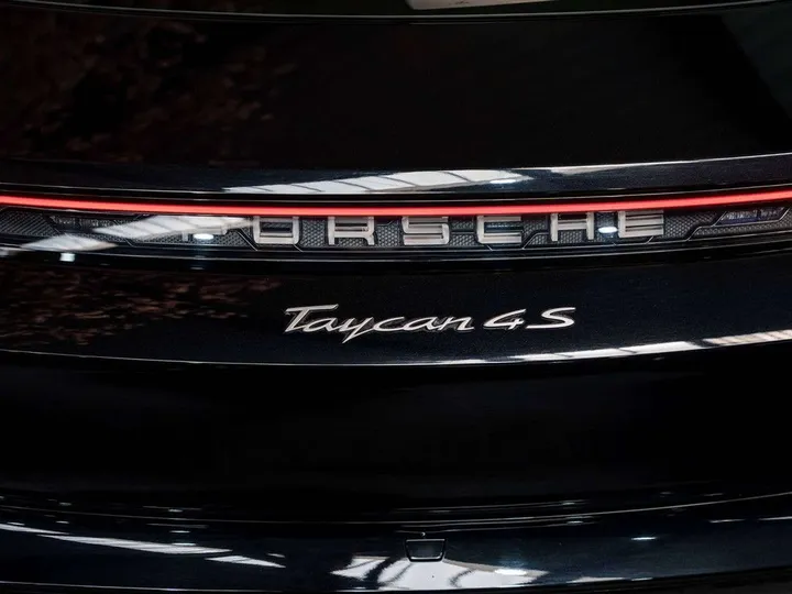 Porsche Taycan