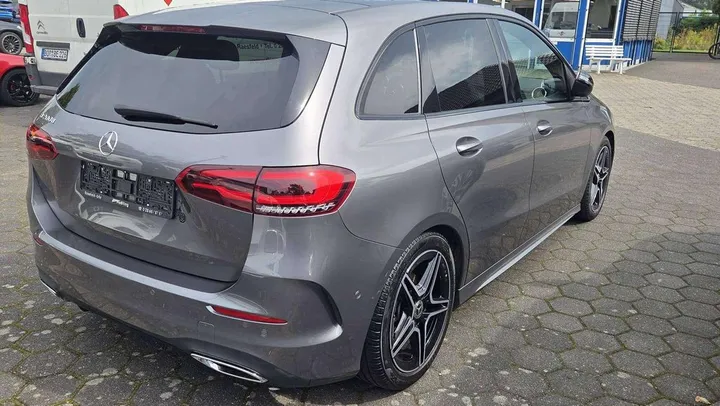 Mercedes-Benz B 200