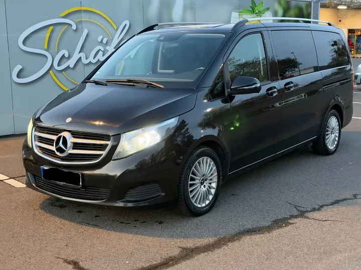 Mercedes-Benz V 220