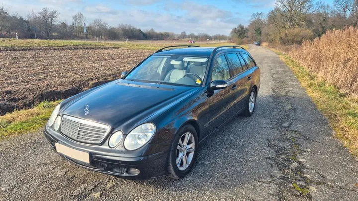 Mercedes-Benz E 220