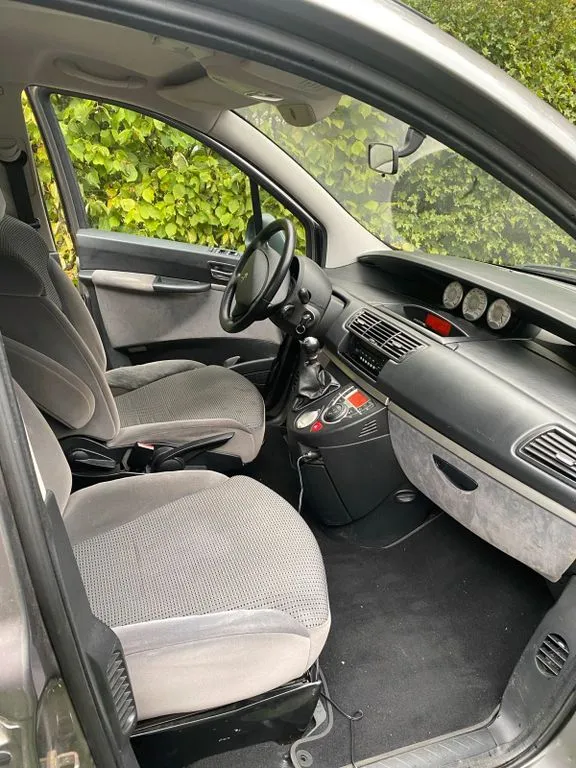 Peugeot 807