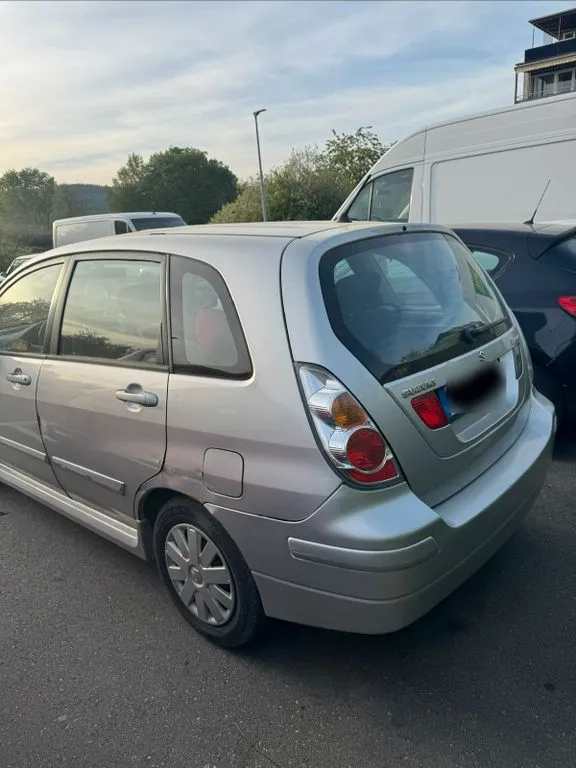 Suzuki Liana
