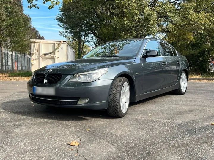 BMW 523