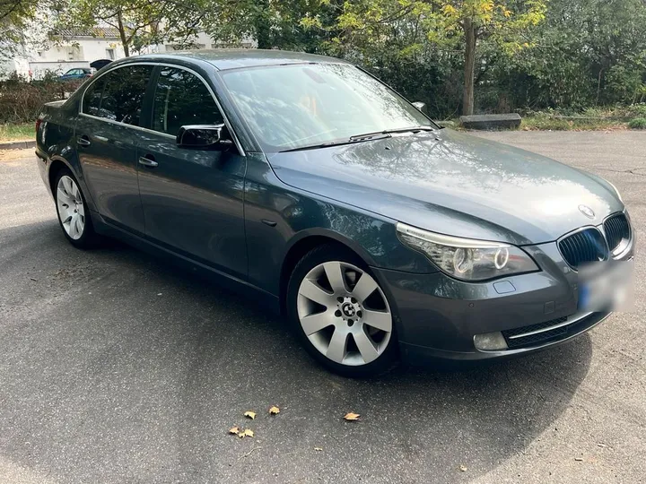 BMW 523