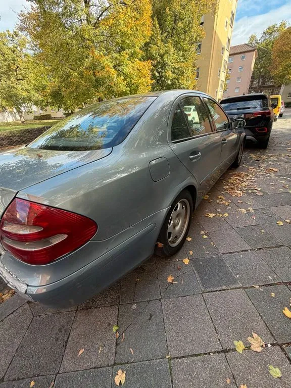 Mercedes-Benz E 200