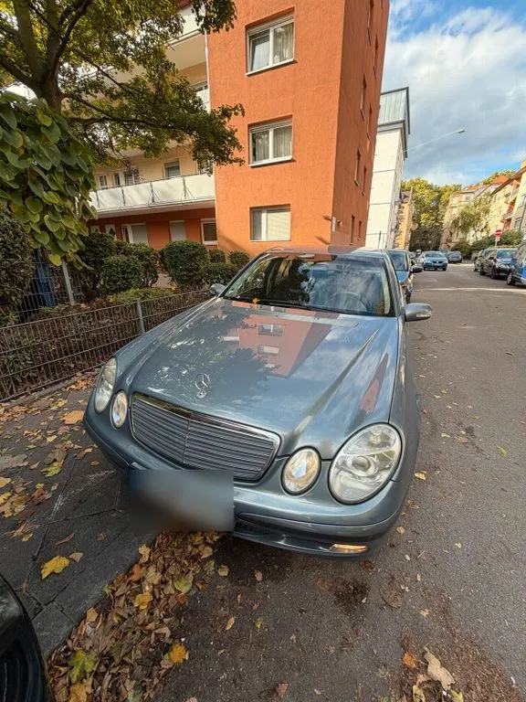 Mercedes-Benz E 200