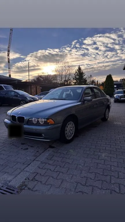 BMW 525