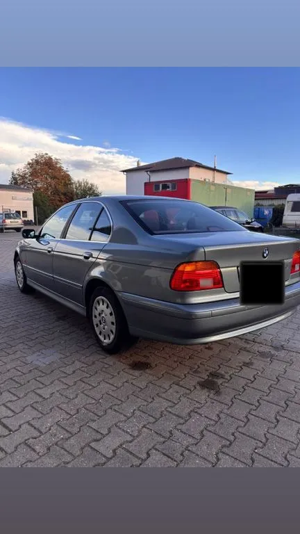 BMW 525