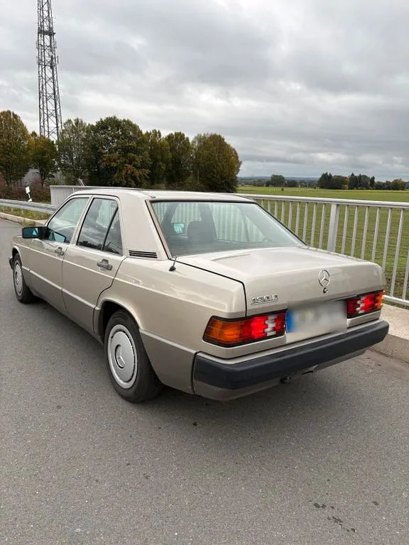 Mercedes-Benz 190