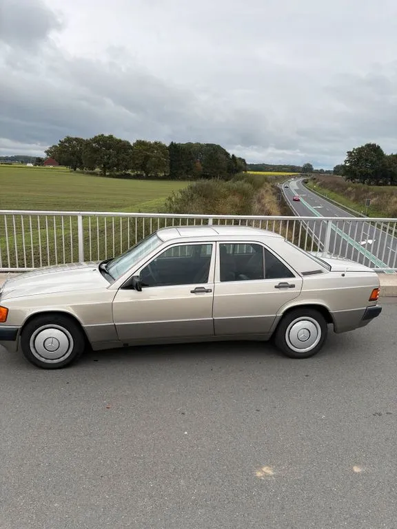 Mercedes-Benz 190