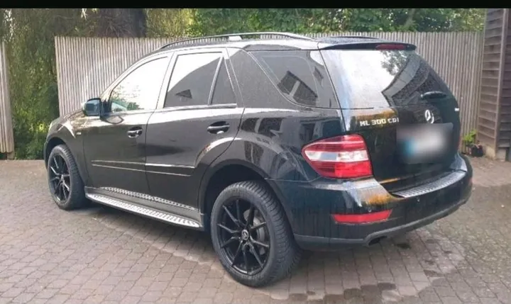 Mercedes-Benz ML 320