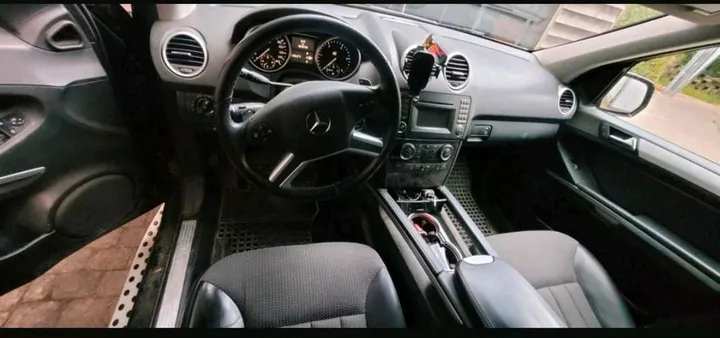 Mercedes-Benz ML 320