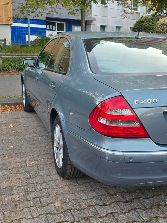 Mercedes-Benz E 280