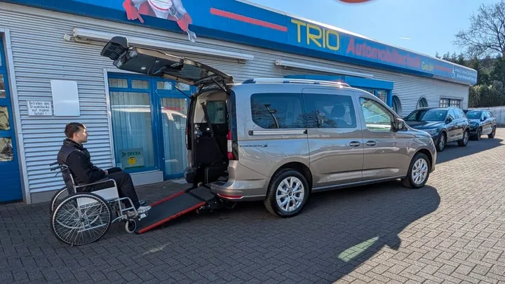 Ford Grand Tourneo