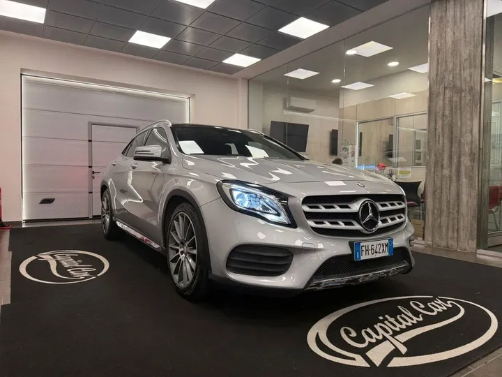 Mercedes-Benz GLA 200