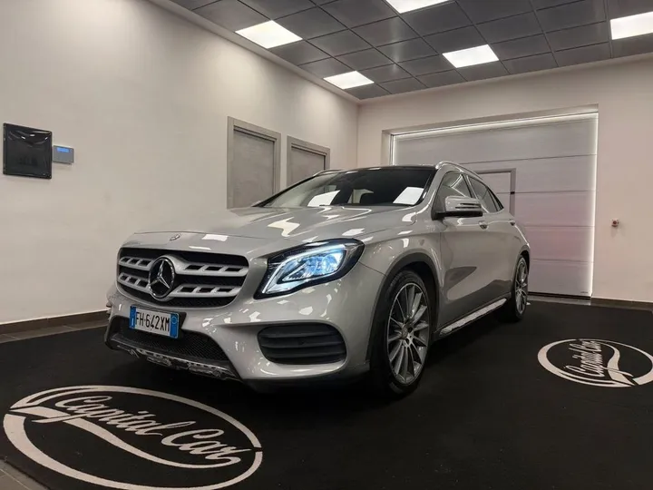 Mercedes-Benz GLA 200