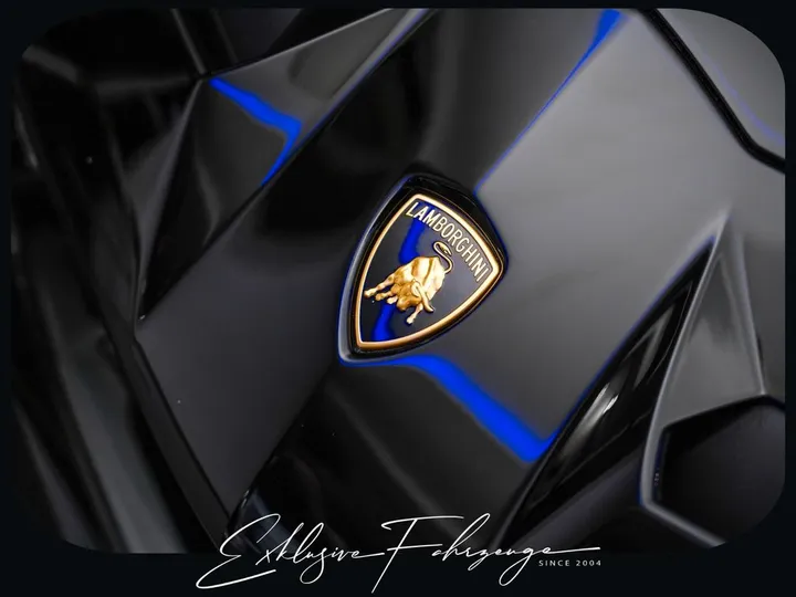 Lamborghini Aventador