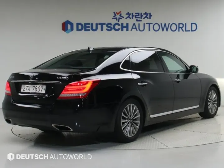 Hyundai Equus