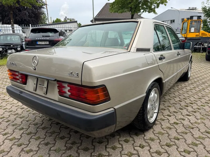Mercedes-Benz 190