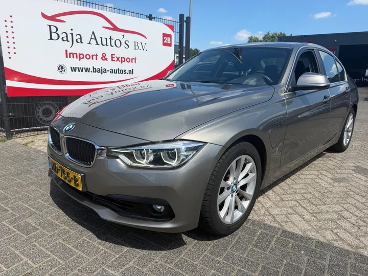 BMW 330