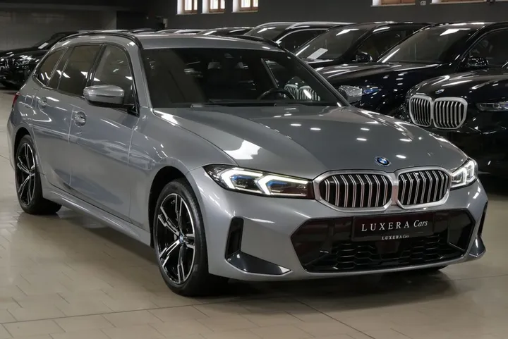 BMW 330
