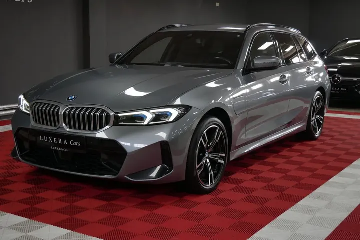BMW 330
