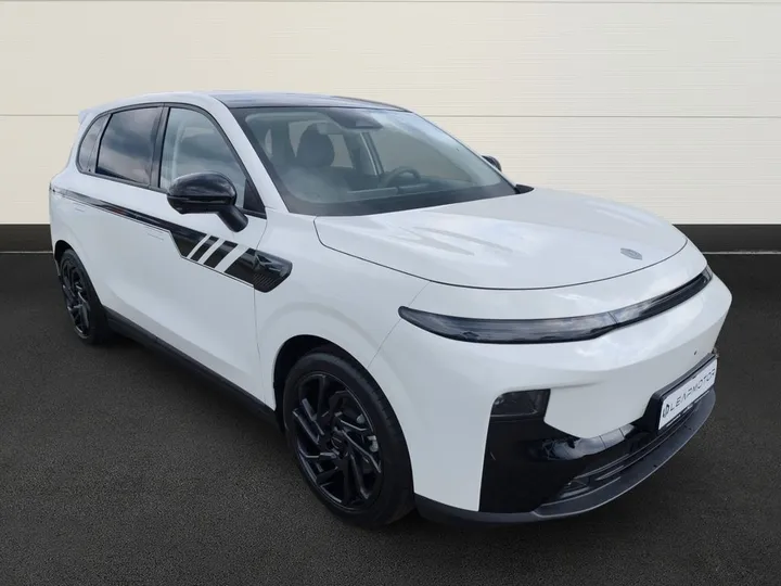Leapmotor B10