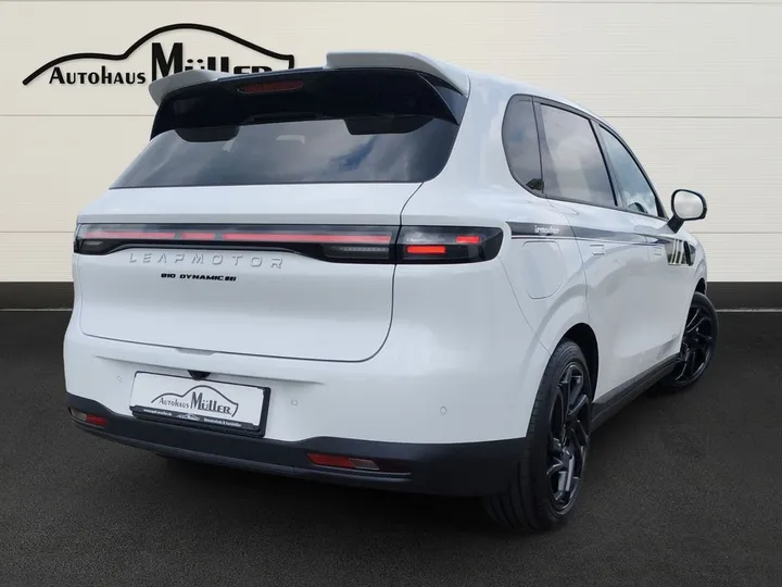 Leapmotor B10