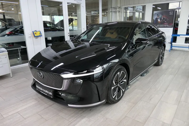 Mazda 6e
