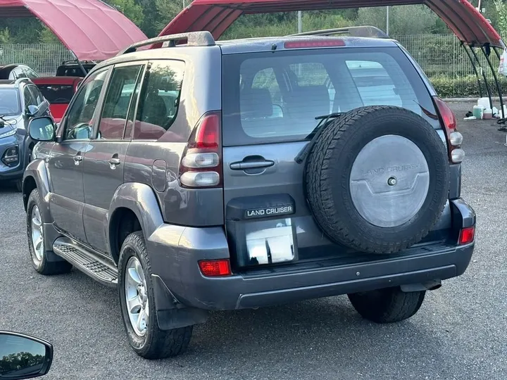 Toyota Land Cruiser