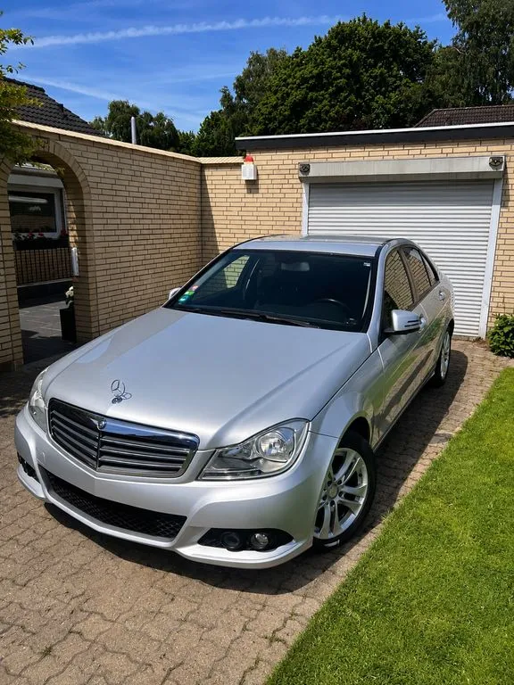 Mercedes-Benz C 200