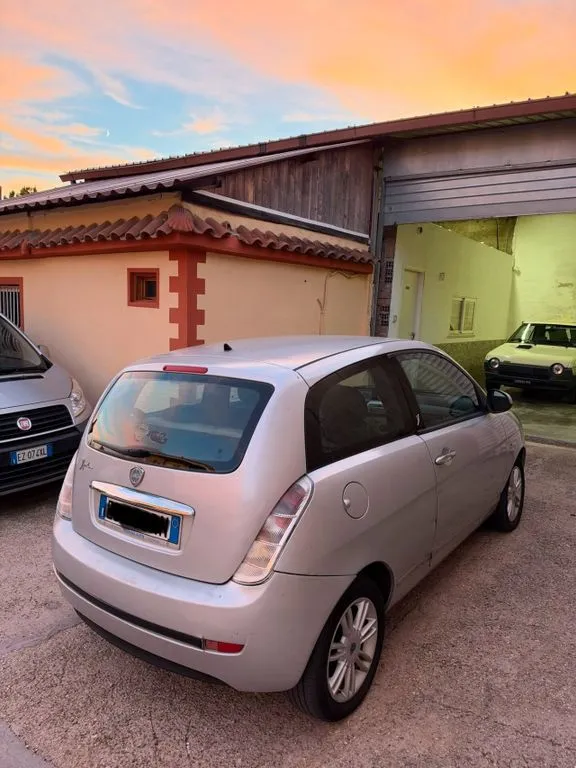 Lancia Ypsilon
