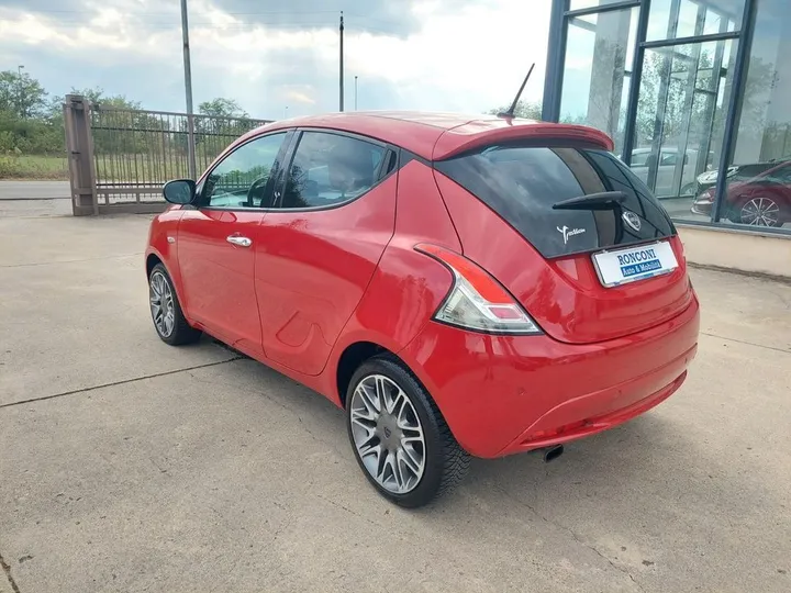 Lancia Ypsilon