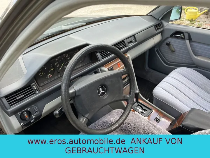 Mercedes-Benz E 230