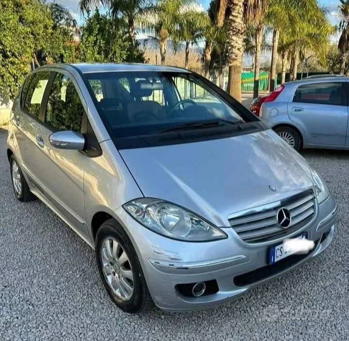 Mercedes-Benz A 180